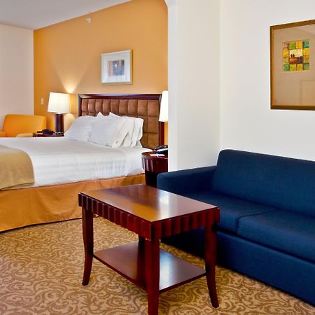 Holiday Inn Express Hotel & Suites Brooksville-I-75 By Ihg Ridge Manor Room photo