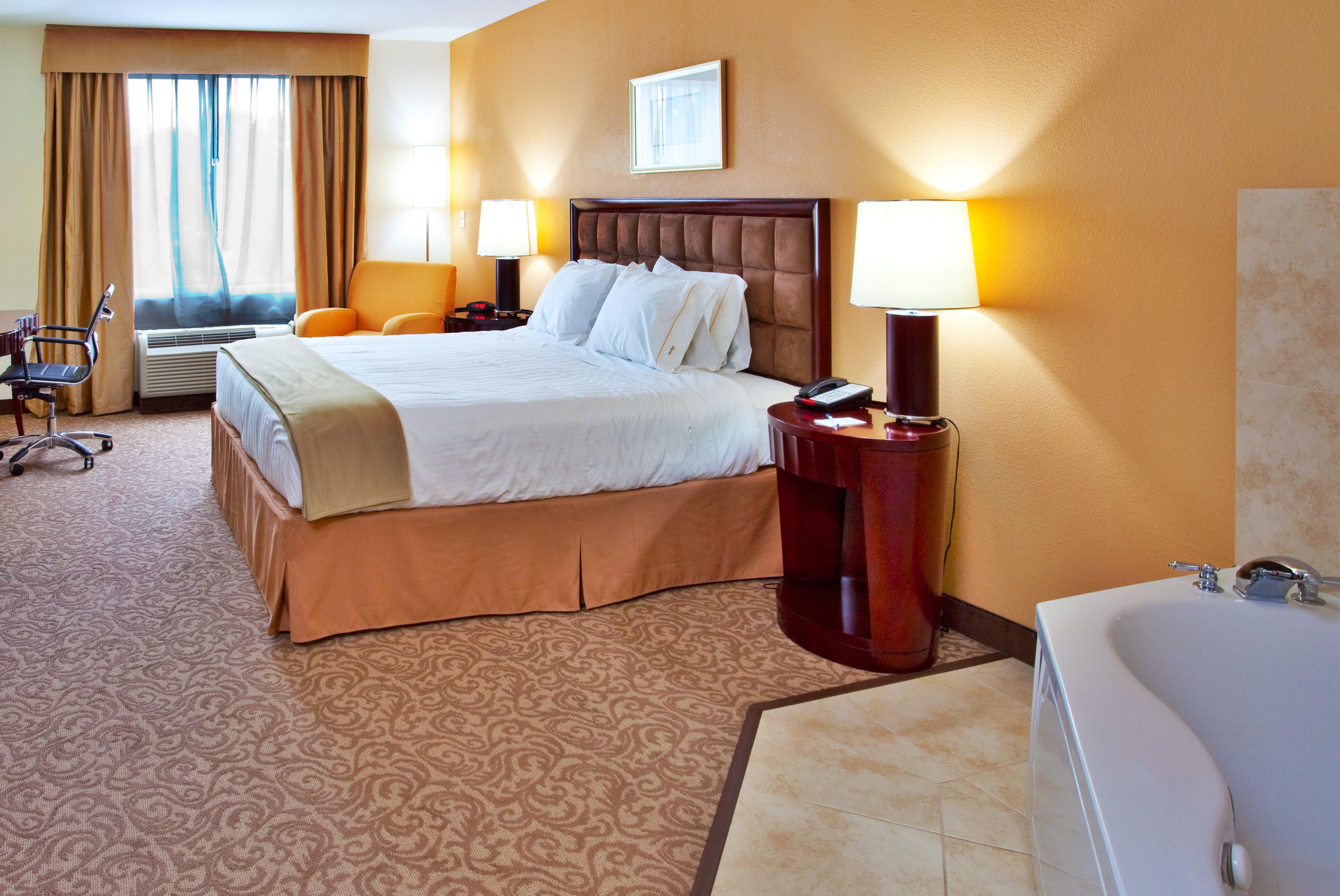 Holiday Inn Express Hotel & Suites Brooksville-I-75 By Ihg Ridge Manor Exterior photo