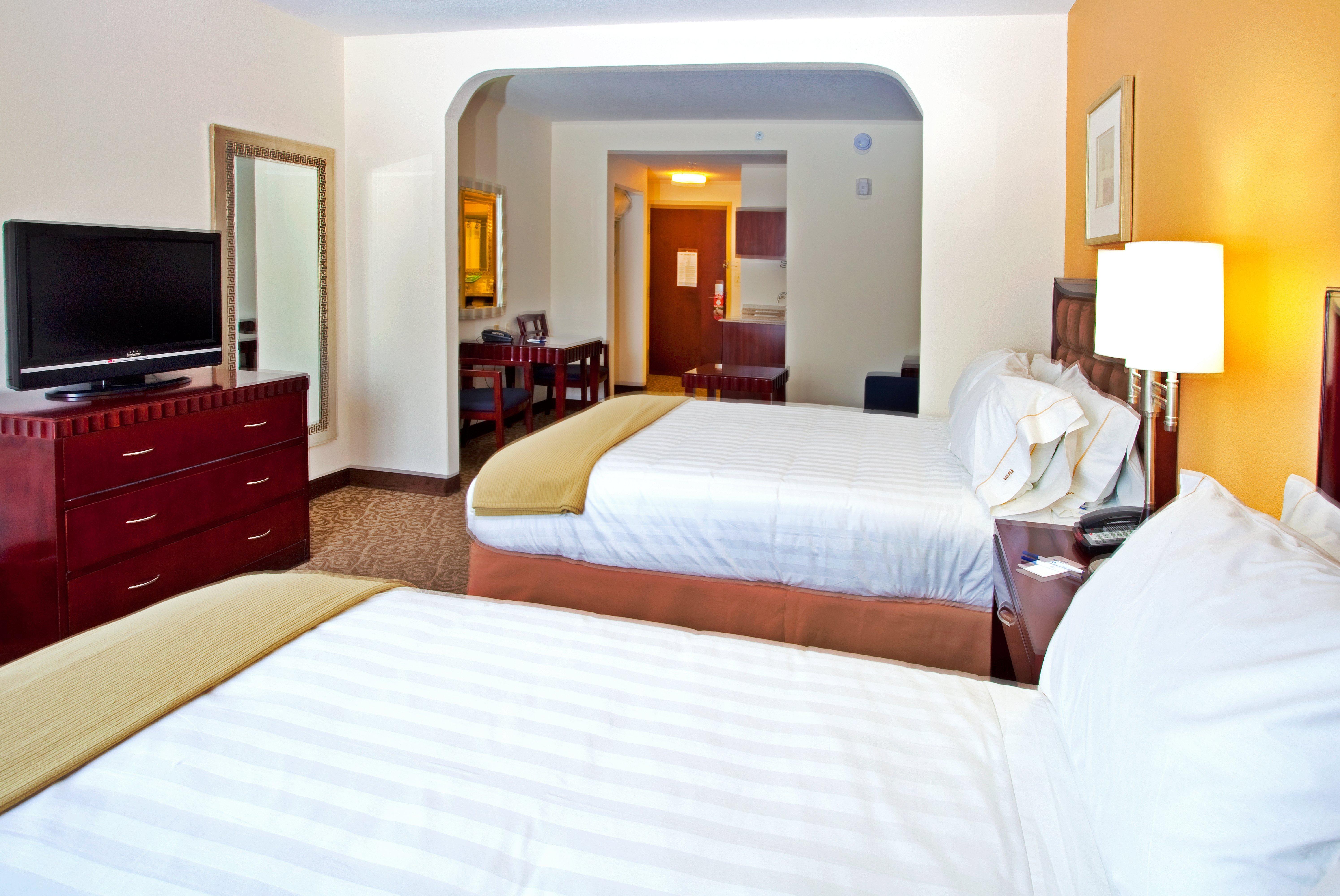 Holiday Inn Express Hotel & Suites Brooksville-I-75 By Ihg Ridge Manor Exterior photo
