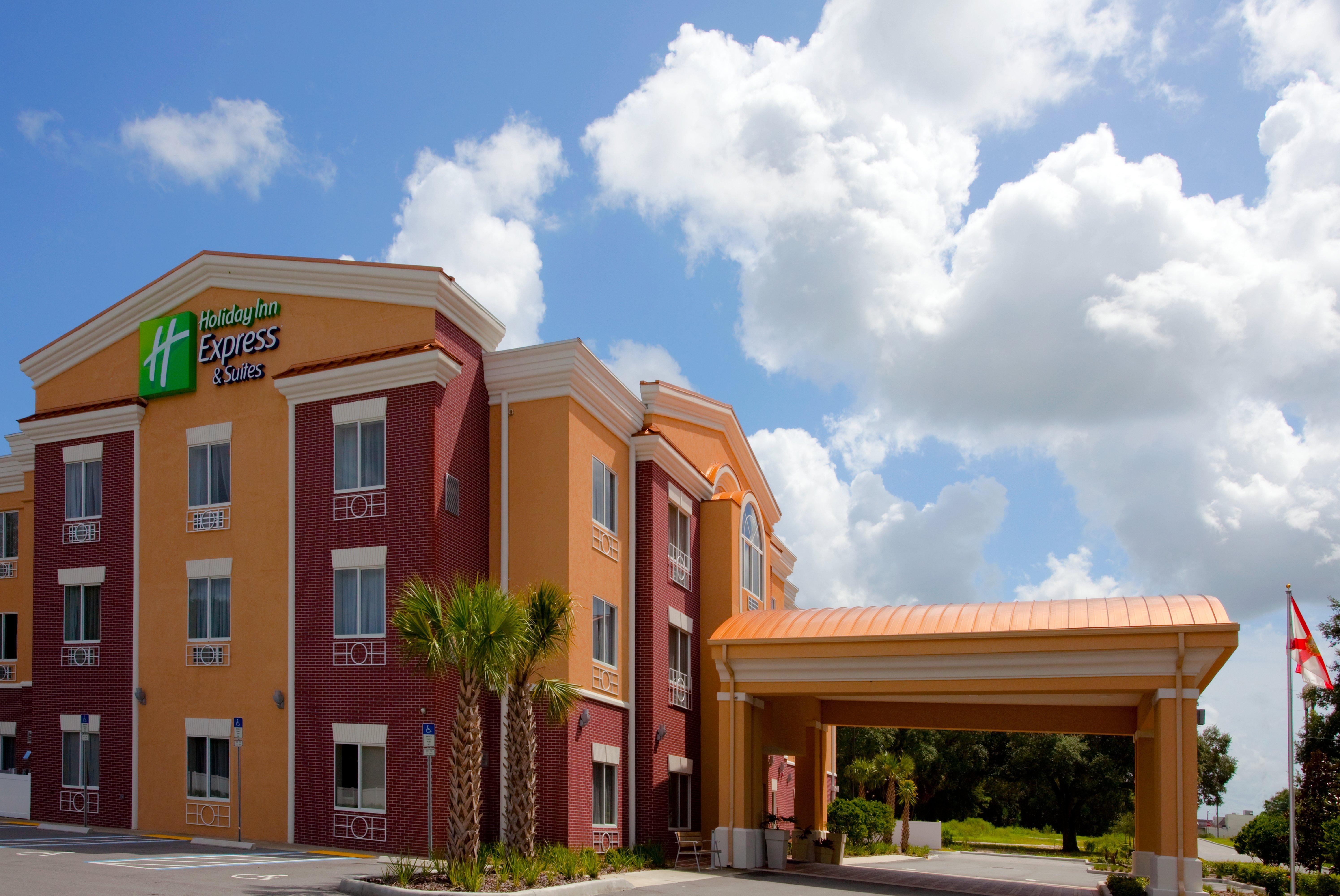 Holiday Inn Express Hotel & Suites Brooksville-I-75 By Ihg Ridge Manor Exterior photo