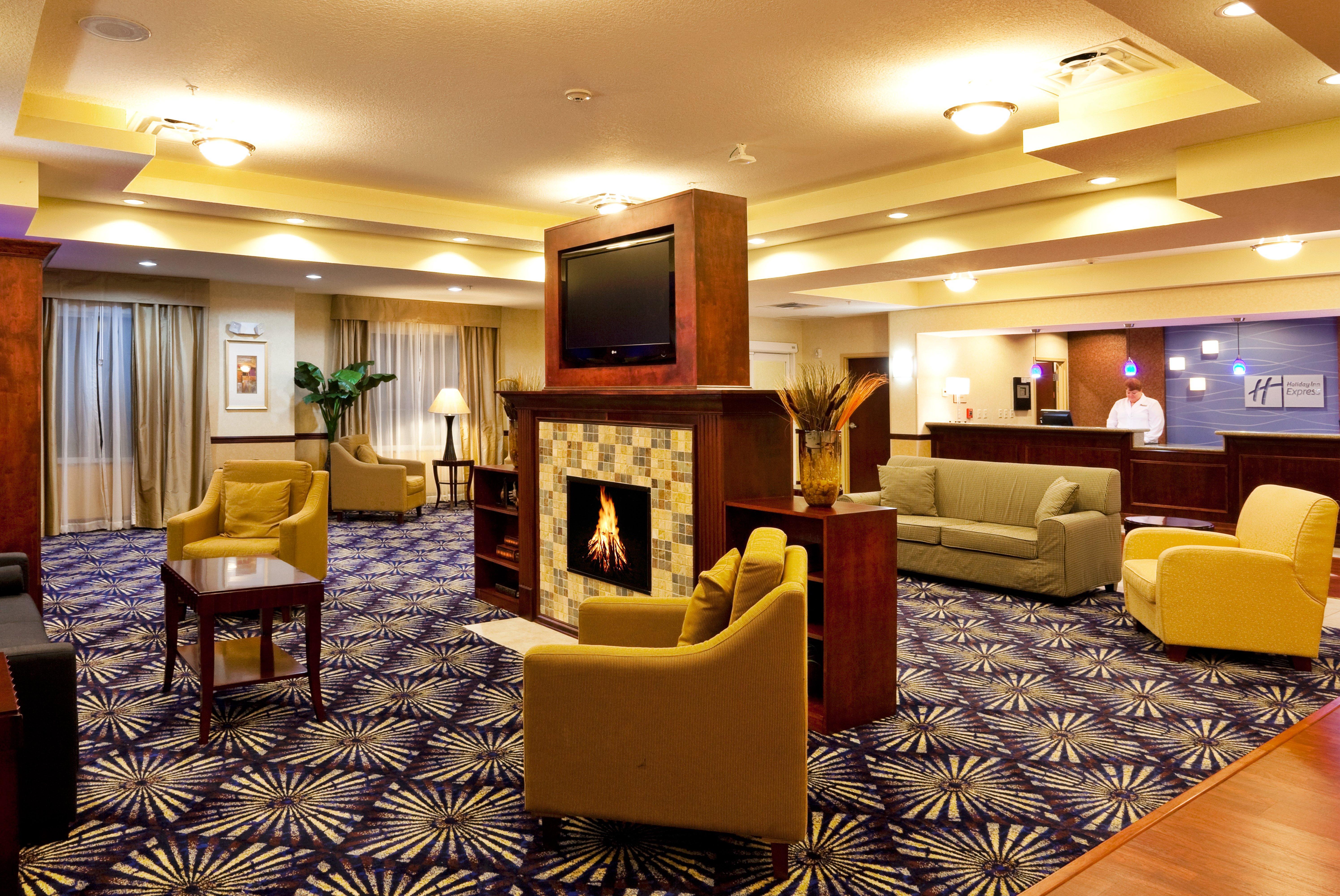 Holiday Inn Express Hotel & Suites Brooksville-I-75 By Ihg Ridge Manor Exterior photo